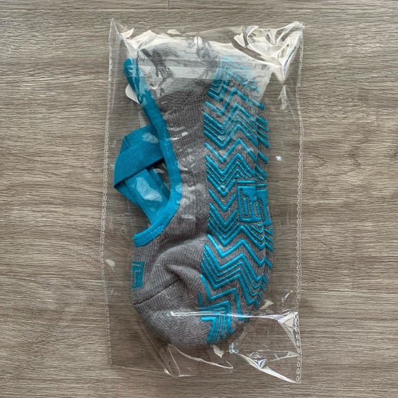 NWT The Bar Method open top grip socks ballet - Picture 3 of 3